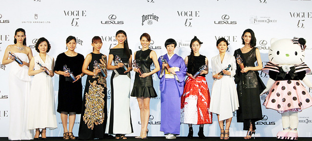 米倉涼子(女優)、杏(モデル・女優)、椎名林檎(音楽家)、黒木華(女優)、竹内智香(スノーボードアルペン選手)、中園ミホ(脚本家)、松岡モナ(モデル)、国谷裕子(キャスター)、TAO (女優・モデル)、蜷川実花(写真家・映画監督)、ハローキティ/「VOGUE JAPAN Women of the Year 2014」授賞式
