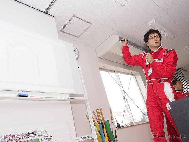 太田哲也校長をはじめとする講師陣からのレッスン