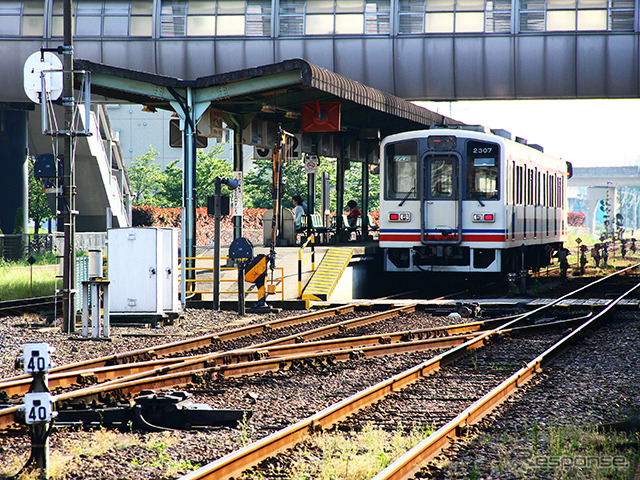 無人化した駅での乗り越し精算などを、インターホンで対応することにした関東鉄道常総線