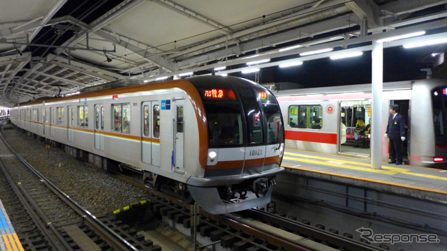 西武池袋線方面からみなとみらい線方面への初日の出臨時列車は東京メトロ10000系で運転される。写真は今年元旦に運転された『みなと横浜 初日の出号』。