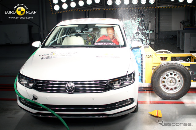ユーロNCAPの VW パサート 新型の衝突テスト