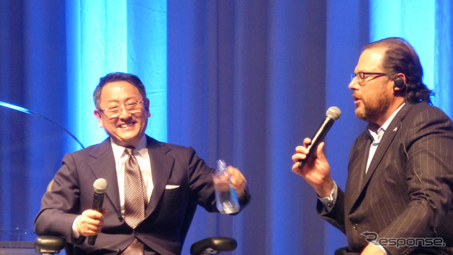 トヨタ代表取締役社長豊田章男氏と米国セールスフォース・ドットコムChairman&CEOマークベニオフ氏
