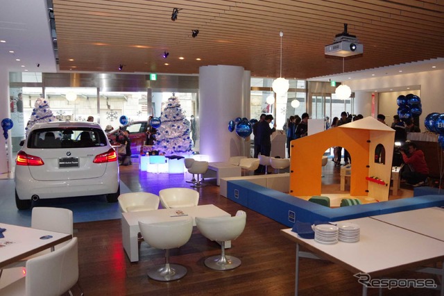 東京・六本木ヒルズカフェ/スペースに期間限定オープンする「The Blue Christmas Cafe by BMW」