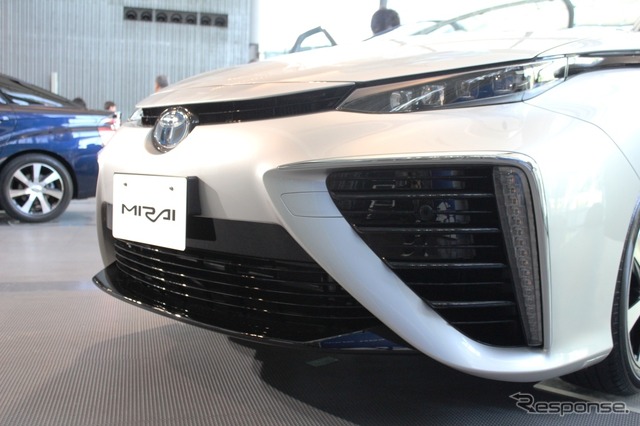 トヨタ MIRAI