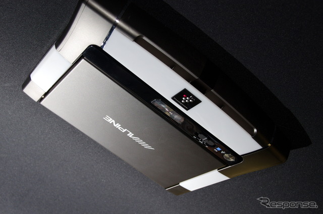 型 WSVGAフリップダウンリアビジョン(後席用モニター)『PCH-RM955B』