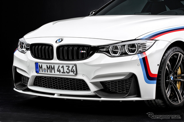 BMW M4 クーペ のMパフォーマンスパーツ 装着車