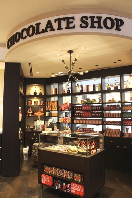 広尾プラザ店内に、チョコレートショップを併設