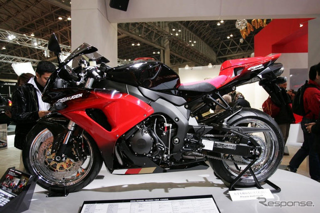 【東京オートサロン06】写真蔵…無限