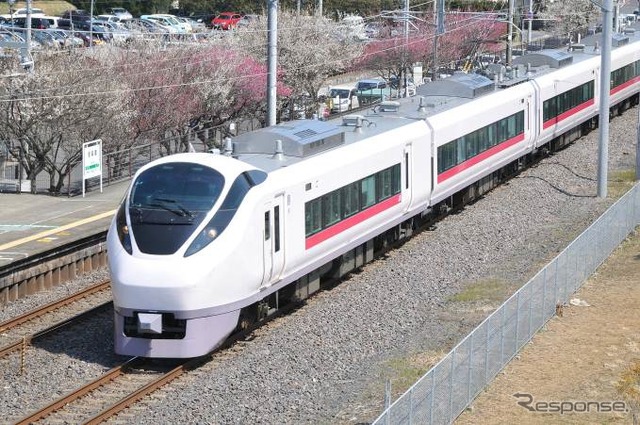 上野発着で運転されている常磐線の特急列車は、上野東京ラインの運行開始に伴い大半が品川発着に。列車名は上野発着便も含め『ひたち』『ときわ』に統一される。