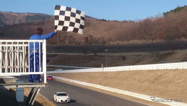 ショートサーキットでのスポーツ走行