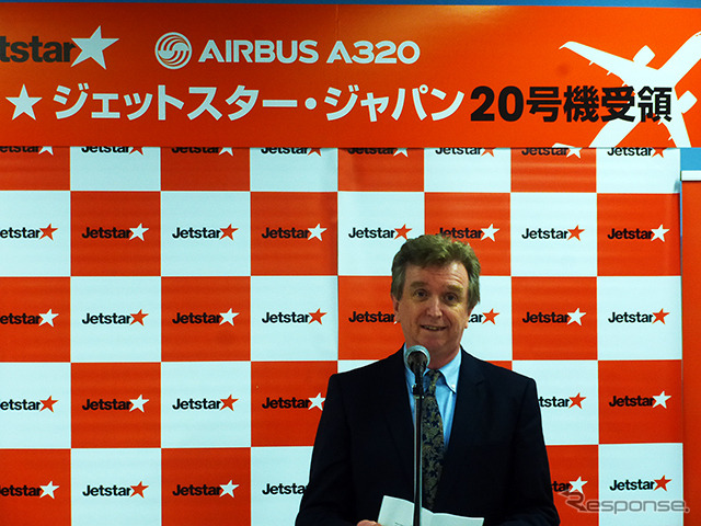 「A320型20号機到着式典」に登壇したエアバス日本担当セールス シニア・バイス・プレジデントのジャン=ピエール・スタイナック氏(12月19日、成田空港)