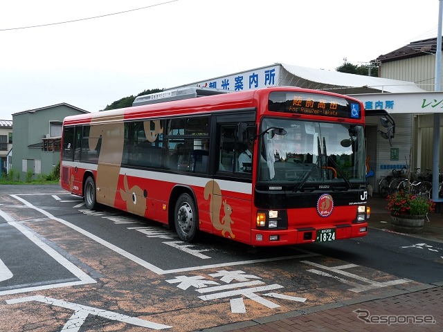 気仙沼駅前の大船渡線BRT乗り場。来年3月14日の新専用道使用開始に伴い、乗り場が駅構内に移設される。