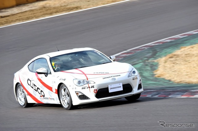 POTENZA RE-71Rを装着した、トヨタ 86