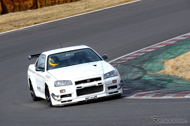 POTENZA RE-71Rを装着したマインズ スカイライン GT-R(R34)
