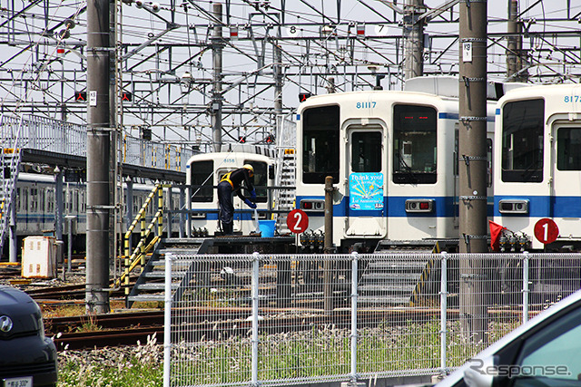 南栗橋車両管区七光台支所(千葉県野田市)で休む野田線の8000系