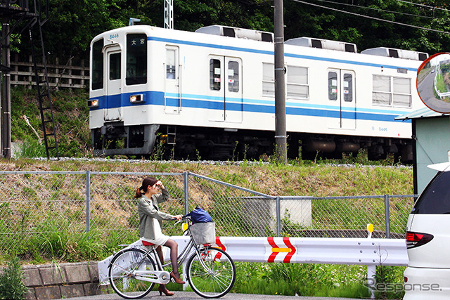 南栗橋車両管区七光台支所付近を行く8000系