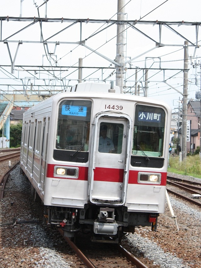 東武初のATCが来年1月から東上線川越市~小川町間で使用を開始することが決まった。写真は今回のATC導入区間の坂戸駅に入線する東上線の電車。