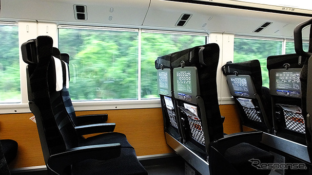 常磐線特急で活躍するE657系電車の車内。コンセントも利用できる