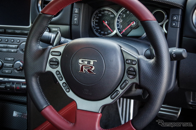 日産 GT-R 2015年モデル