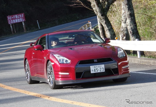 日産 GT-R 2015年モデル