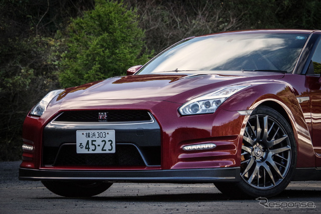 日産 GT-R 2015年モデル