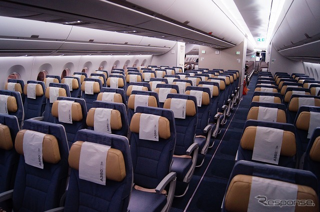 【A350 XWB／デモフライト】　エコノミークラスは基本が3＋3＋3の横9列配置。シートピッチは32-34インチ。