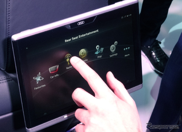 公開されたアウディ Q7 新型の内装(CES)