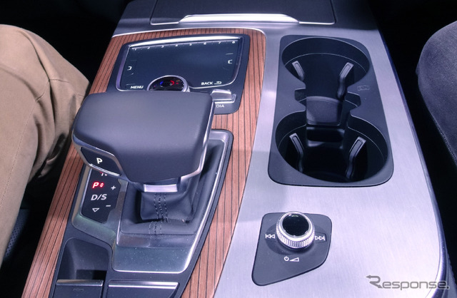 公開されたアウディ Q7 新型の内装(CES)