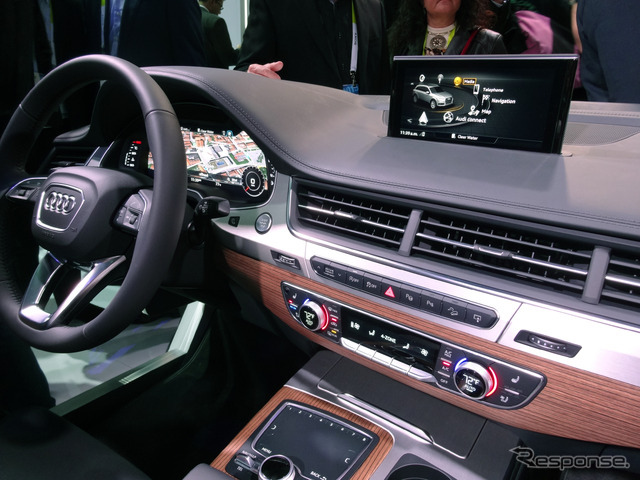 公開されたアウディ Q7 新型の内装(CES)