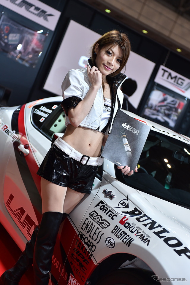 ラックブース コンパニオン(東京オートサロン15)