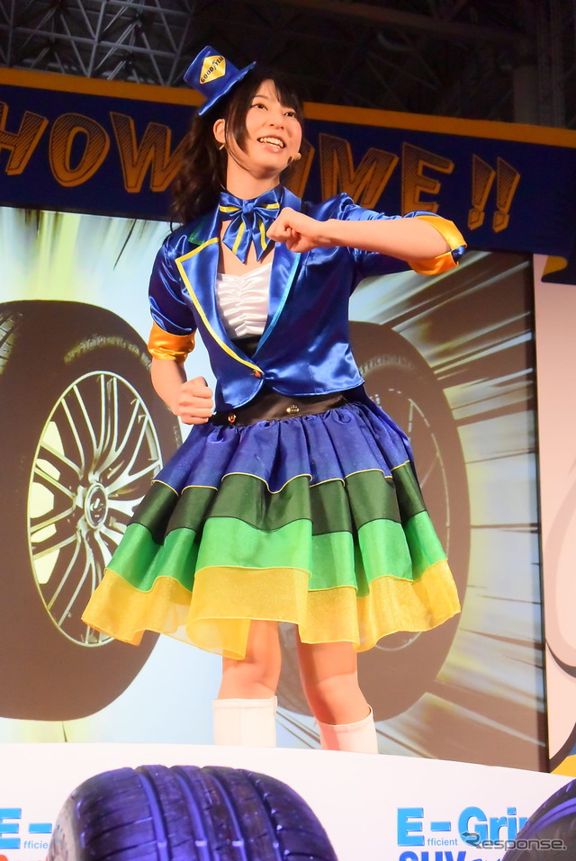 声優の村井理沙子さん(東京オートサロン2015)