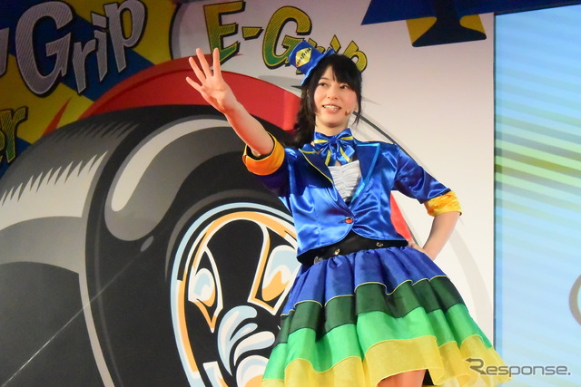 声優の村井理沙子さん(東京オートサロン2015)