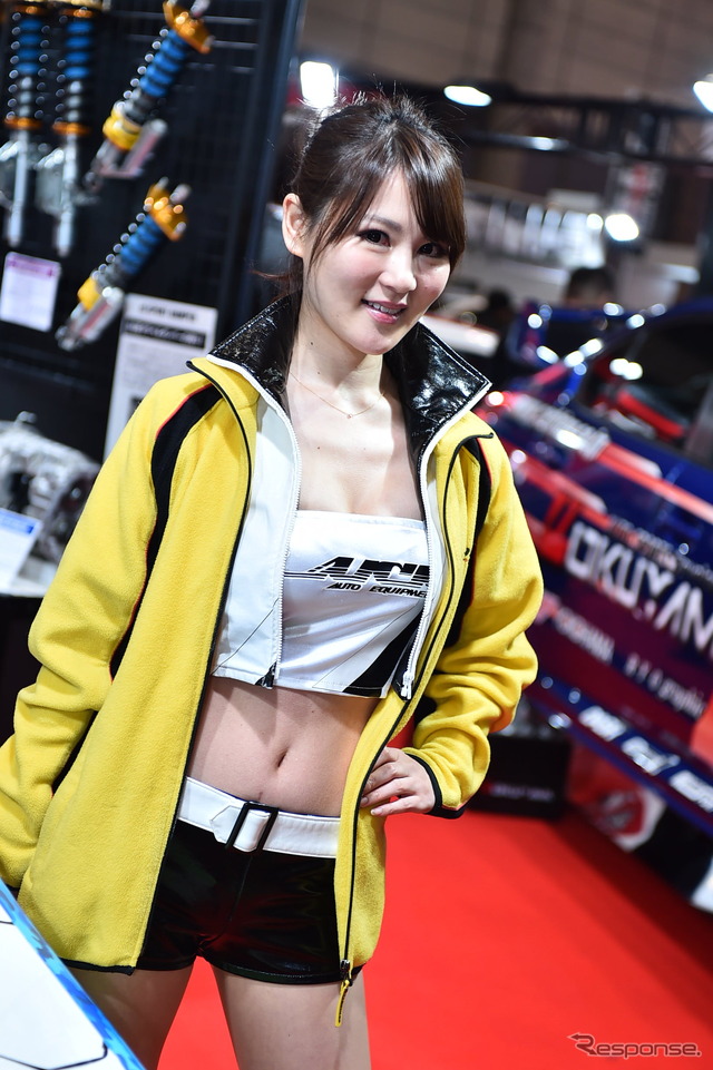 ラックブース コンパニオン(東京オートサロン2015)