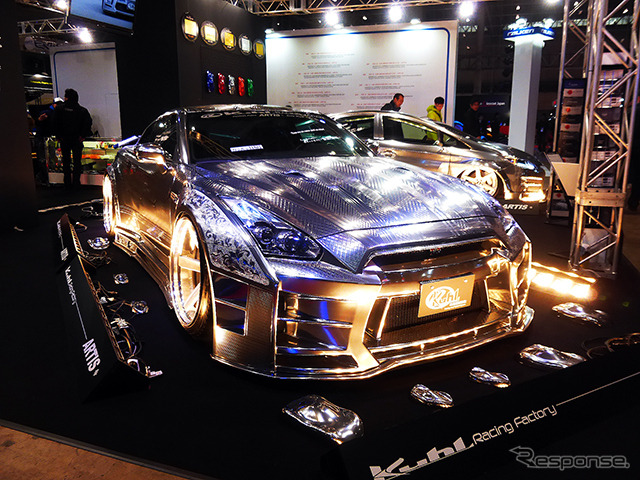 高級カトラリーのような輝きを放つルーフコーポレーション(名古屋市)の「2015Ver R35GT-R」