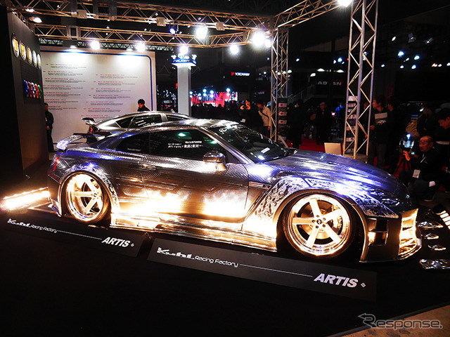 高級カトラリーのような輝きを放つルーフコーポレーション(名古屋市)の「2015Ver R35GT-R」