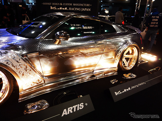 高級カトラリーのような輝きを放つルーフコーポレーション(名古屋市)の「2015Ver R35GT-R」
