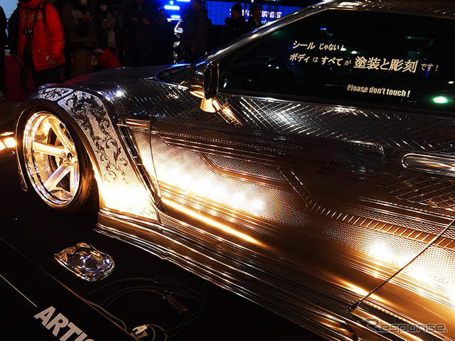 高級カトラリーのような輝きを放つルーフコーポレーション(名古屋市)の「2015Ver R35GT-R」