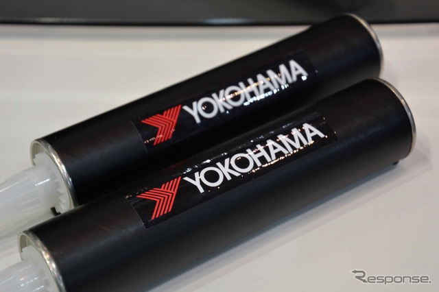 横浜ゴム ガラス用高剛性接着剤(東京オートサロン2015)