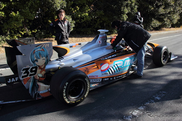 東京オートサロン2015スーパーフォーミュラデモランの様子