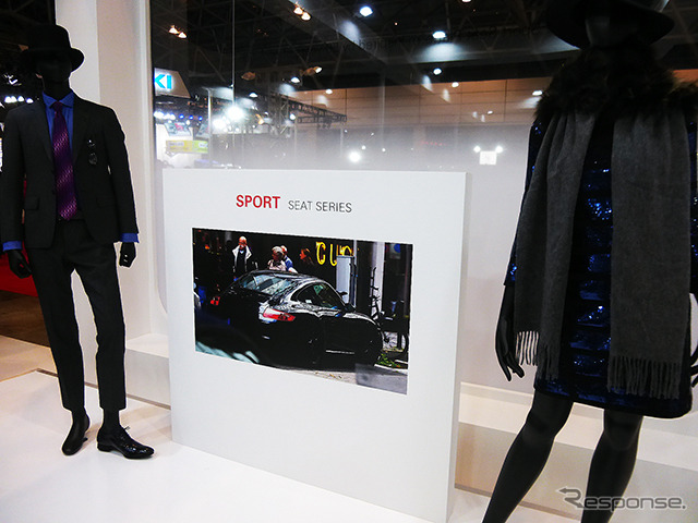 多くの人でにぎわうレカロブース(東京オートサロン2015/幕張メッセ)