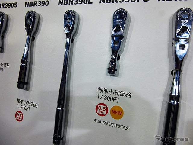 『魅せる!“KTC WORLD”~華やかに煌びやかに美しく~』をコンセプトに、特別カラーの工具ケースや90枚ギアのラチェットを展示した京都機械工具(東京オートサロン2015/幕張メッセ)