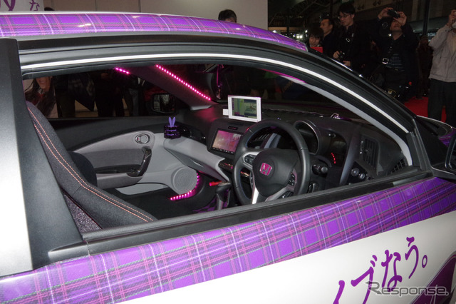乃木坂46 navi CR-Z(東京オートサロン15)
