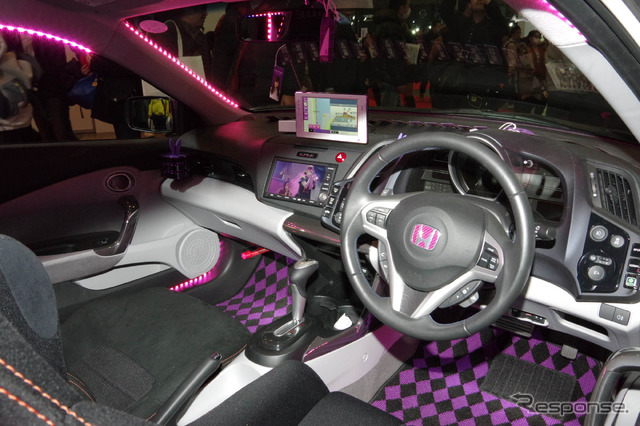 乃木坂46 navi CR-Z(東京オートサロン15)