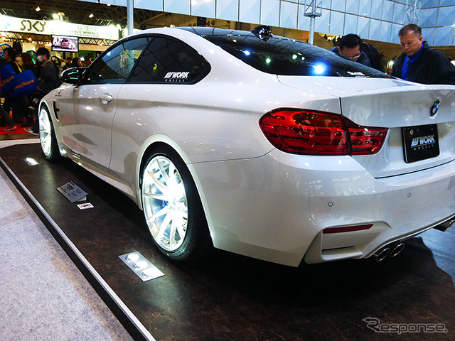 ワーク(WORK)は、2015年モデルを中心に、GNOSIS、ZEAST、WORK SION CONCEPT MODELなどを展示(東京オートサロン2015/幕張メッセ)