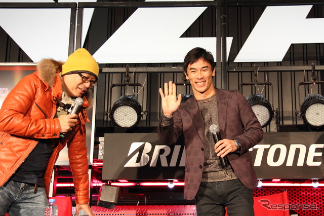 東京オートサロン2015 ブリヂストンブース佐藤琢磨トークショーの様子