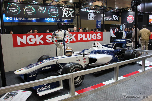 NGKブース(東京オートサロン15)