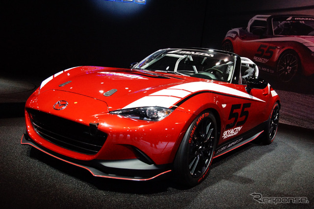 マツダ ロードスター グローバルMX-5カップ参戦マシン（東京オートサロン15）