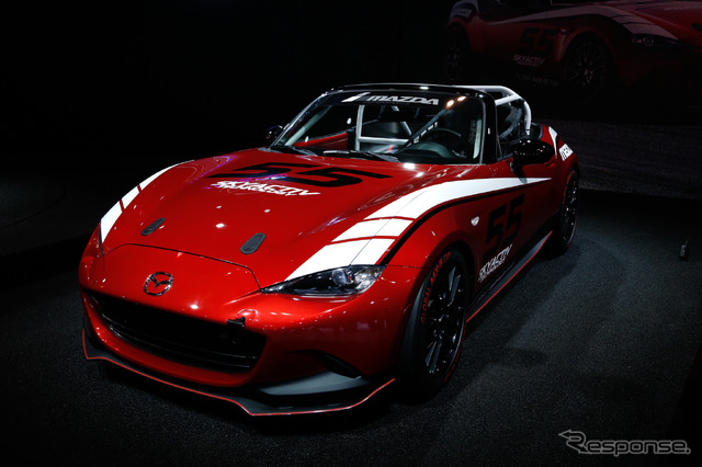 マツダ ロードスター グローバルMX-5カップ参戦マシン（東京オートサロン15）