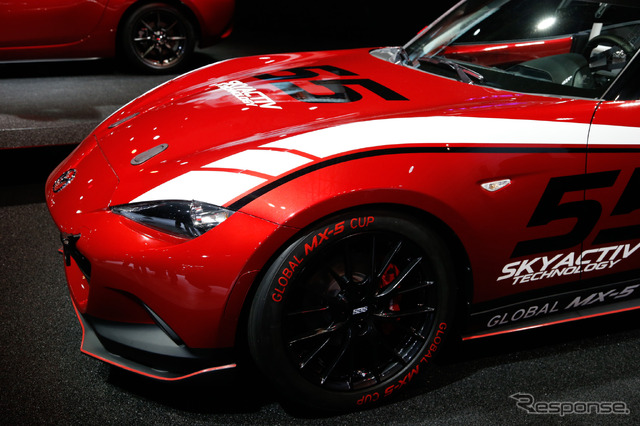 マツダ ロードスター グローバルMX-5カップ参戦マシン(東京オートサロン15)
