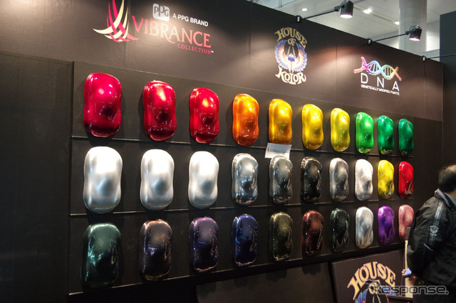 毎年、過激なコンパニオンの登場で話題となるアイワ(東京オートサロン15)